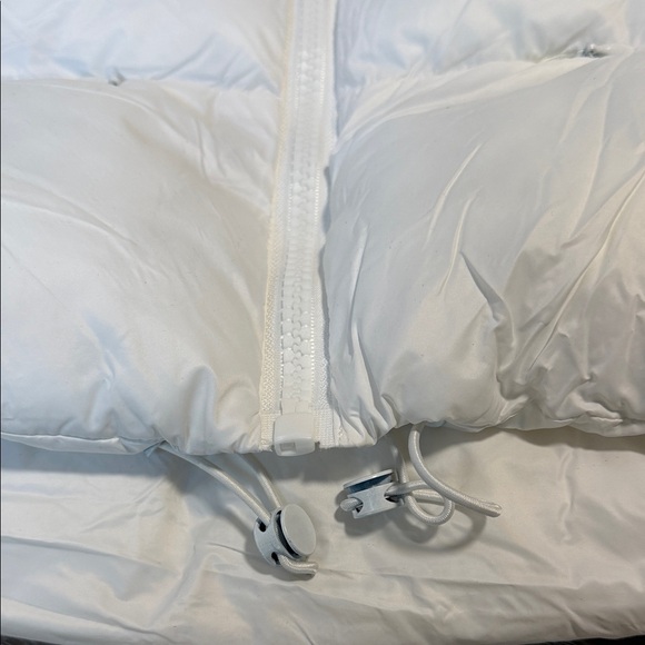 ELLEVEN Ivory Puffer Vest - Picture 5 of 7